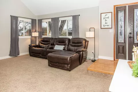 239 Laredo Dr, Bismarck, ND 58504 photo 6