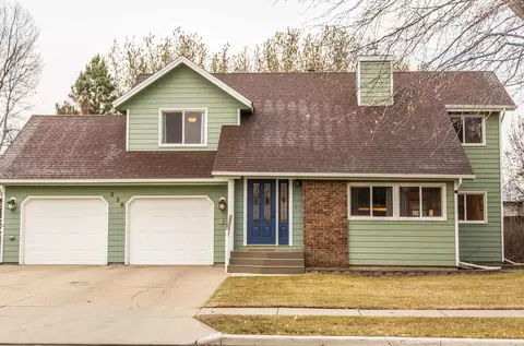 239 Laredo Dr, Bismarck, ND 58504 photo 1