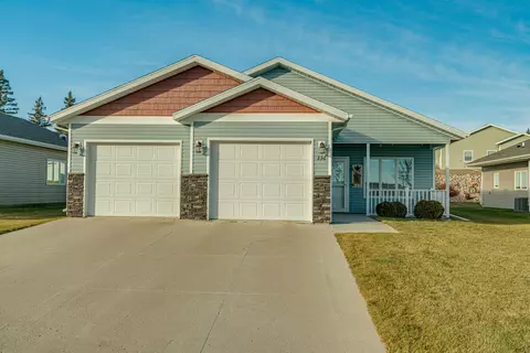 336 Lorrain Dr, Bismarck, ND 58503 photo 36