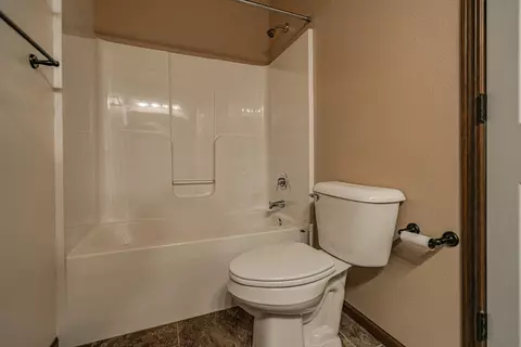 336 Lorrain Dr, Bismarck, ND 58503 photo 26