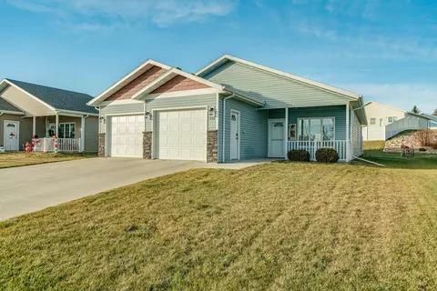 336 Lorrain Dr, Bismarck, ND 58503 photo 34