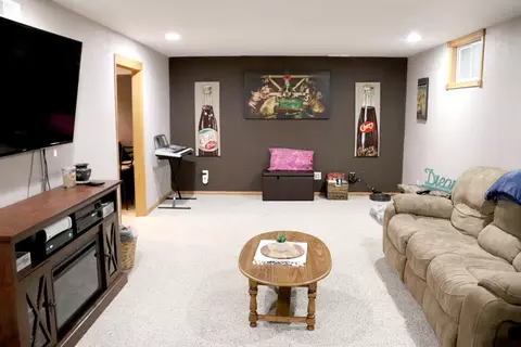 723 S 10th St, Bismarck, ND 58504 photo 8