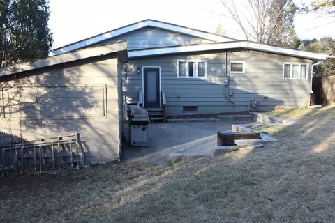 1319 Apache St, Bismarck, ND 58501 photo 14