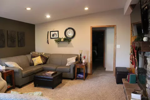1319 Apache St, Bismarck, ND 58501 photo 7