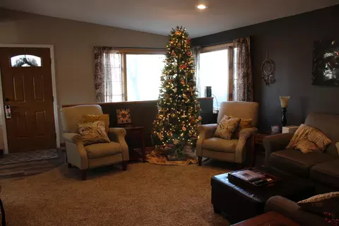 1319 Apache St, Bismarck, ND 58501 photo 5