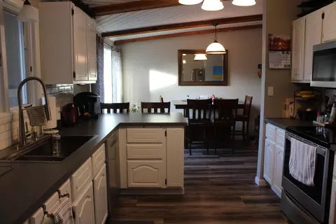 1319 Apache St, Bismarck, ND 58501 photo 11