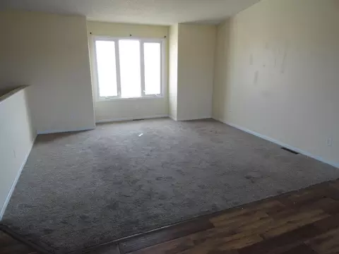 8414 Sage Dr, Bismarck, ND 58503 photo 2