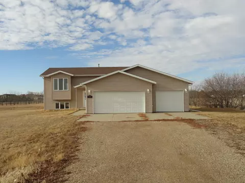 8414 Sage Dr, Bismarck, ND 58503 photo 1