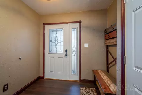 206 Stuttgart Dr, Bismarck, ND 58504 photo 4