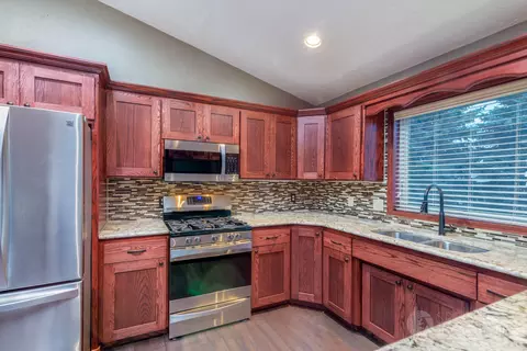 206 Stuttgart Dr, Bismarck, ND 58504 photo 6