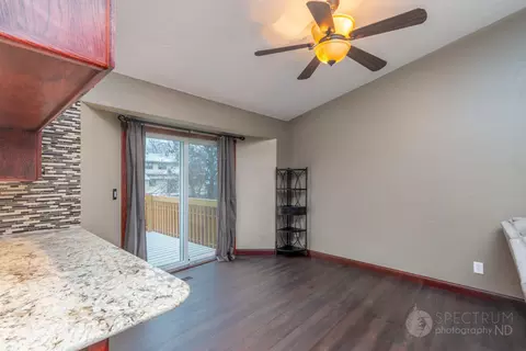 206 Stuttgart Dr, Bismarck, ND 58504 photo 7
