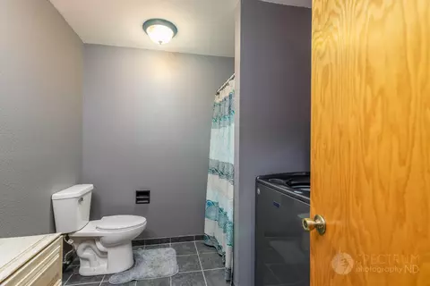 206 Stuttgart Dr, Bismarck, ND 58504 photo 38