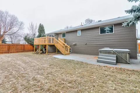 206 Stuttgart Dr, Bismarck, ND 58504 photo 16