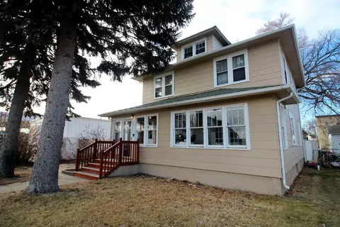 109 3rd Ave NE, Mandan, ND 58554 photo 1