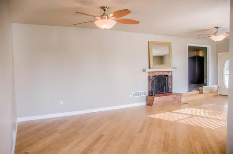 402 10th Ave SW, Mandan, ND 58554 photo 7
