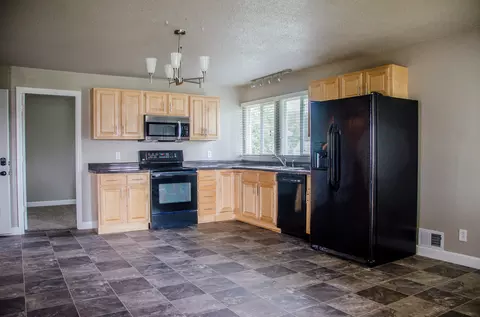 402 10th Ave SW, Mandan, ND 58554 photo 9