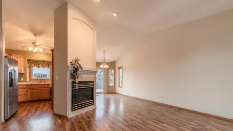 2205 9th Ave SE, Mandan, ND 58554 photo 5