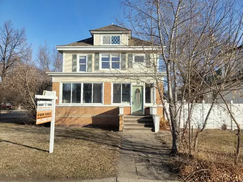 110 7th Ave NW, Mandan, ND 58554 photo 1