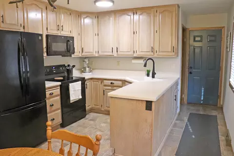 2035 Assumption Dr, Bismarck, ND 58501 photo 2