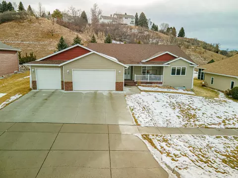 2019 Valley Dr, Bismarck, ND 58503 photo 1