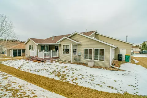 2019 Valley Dr, Bismarck, ND 58503 photo 2