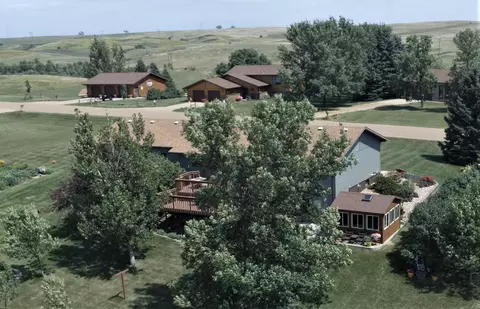 705 Hillview Circle Dr, Beulah, ND 58523 photo 4
