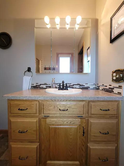 705 Hillview Circle Dr, Beulah, ND 58523 photo 19