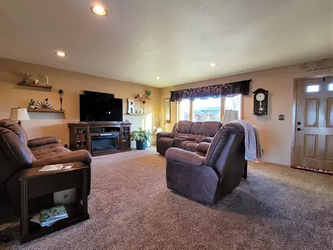 705 Hillview Circle Dr, Beulah, ND 58523 photo 13
