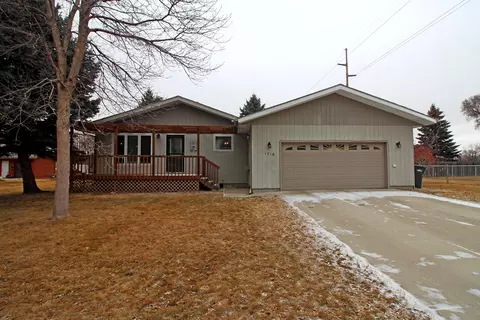 1716 4 St NE, Mandan, ND 58554 photo 1