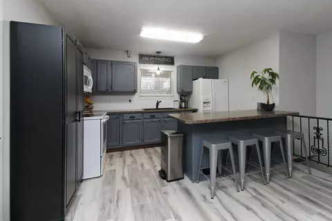 1716 4 St NE, Mandan, ND 58554 photo 4