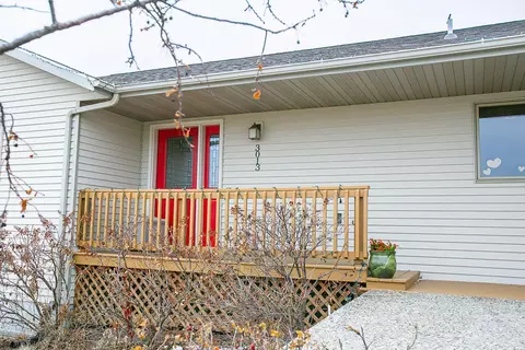 3013 Hillside Rd NW, Mandan, ND 58554 photo 4