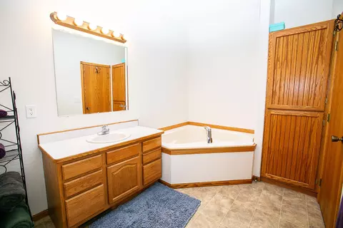 3013 Hillside Rd NW, Mandan, ND 58554 photo 32