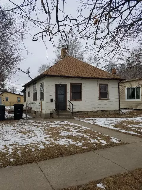 205 8th Ave SW, Mandan, ND 58554 photo 1