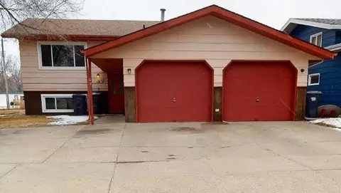 709 3rd Ave SE, Mandan, ND 58554 photo 1