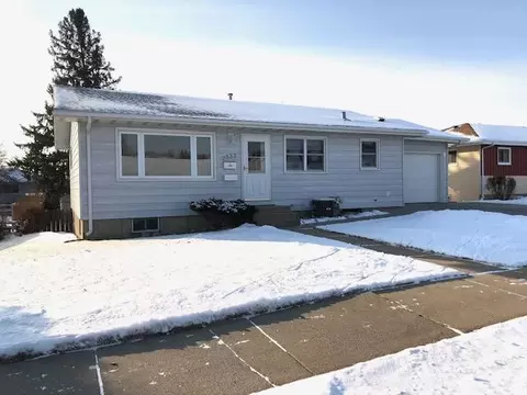 2533 D Ave E, Bismarck, ND 58501 photo 1