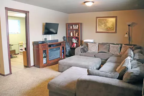 2209 9th Ave SE, Mandan, ND 58554 photo 28