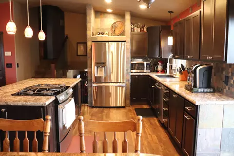 2209 9th Ave SE, Mandan, ND 58554 photo 3