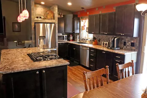 2209 9th Ave SE, Mandan, ND 58554 photo 4