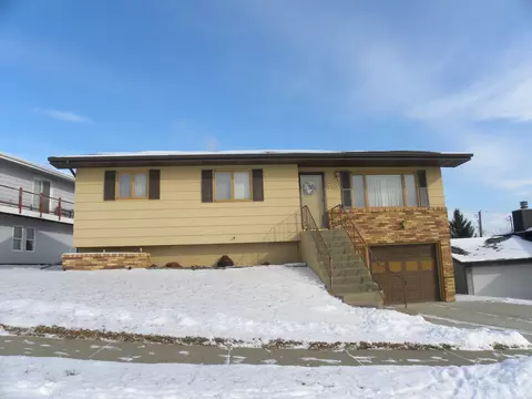 703 N 29th St, Bismarck, ND 58501 photo 1