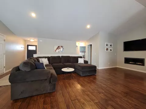 2007 3rd Ave NE, Beulah, ND 58523 photo 10