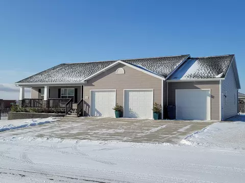 2007 3rd Ave NE, Beulah, ND 58523 photo 2