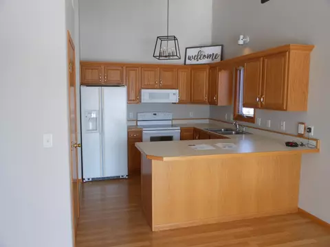 2833 Warwick Loop, Bismarck, ND 58504 photo 13