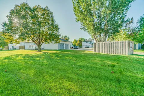 2833 Warwick Loop, Bismarck, ND 58504 photo 58