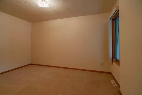 2833 Warwick Loop, Bismarck, ND 58504 photo 24