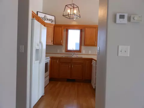 2833 Warwick Loop, Bismarck, ND 58504 photo 12