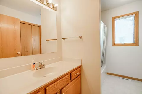 2833 Warwick Loop, Bismarck, ND 58504 photo 27