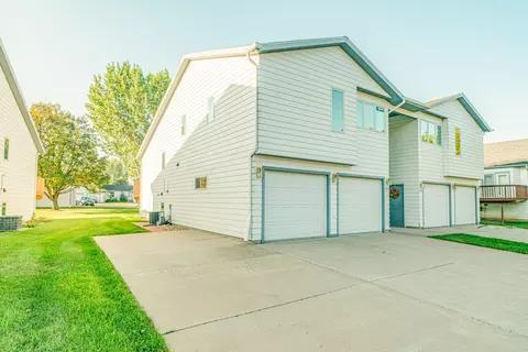 2833 Warwick Loop, Bismarck, ND 58504 photo 50