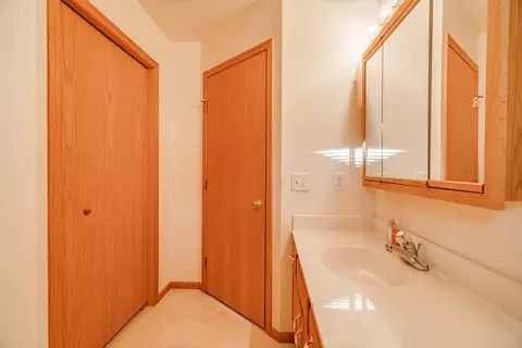 2833 Warwick Loop, Bismarck, ND 58504 photo 23