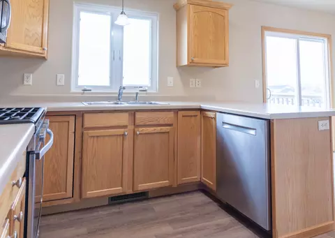 4300 Preston Loop, Bismarck, ND 58504 photo 13