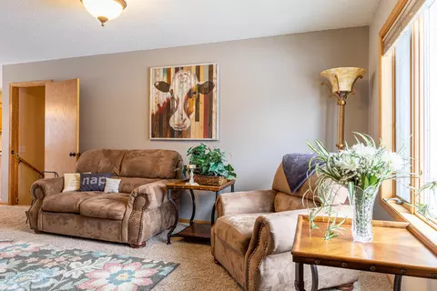 1104 27th St N, Mandan, ND 58554 photo 4